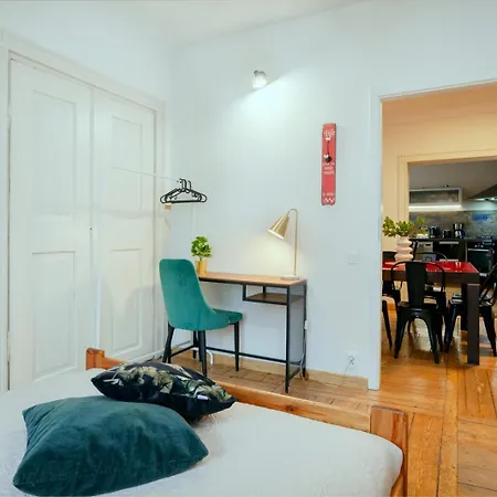 Prime Location Apartment *