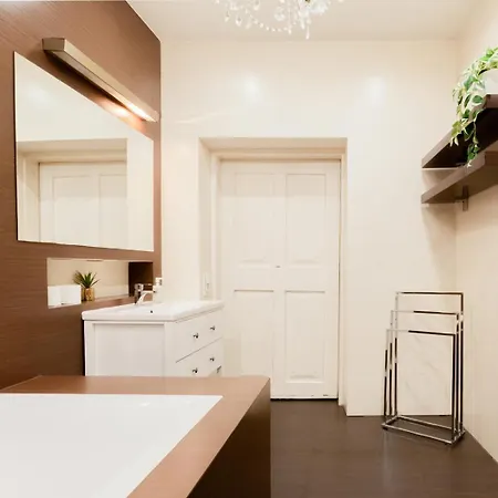 Apartment Prime Location
